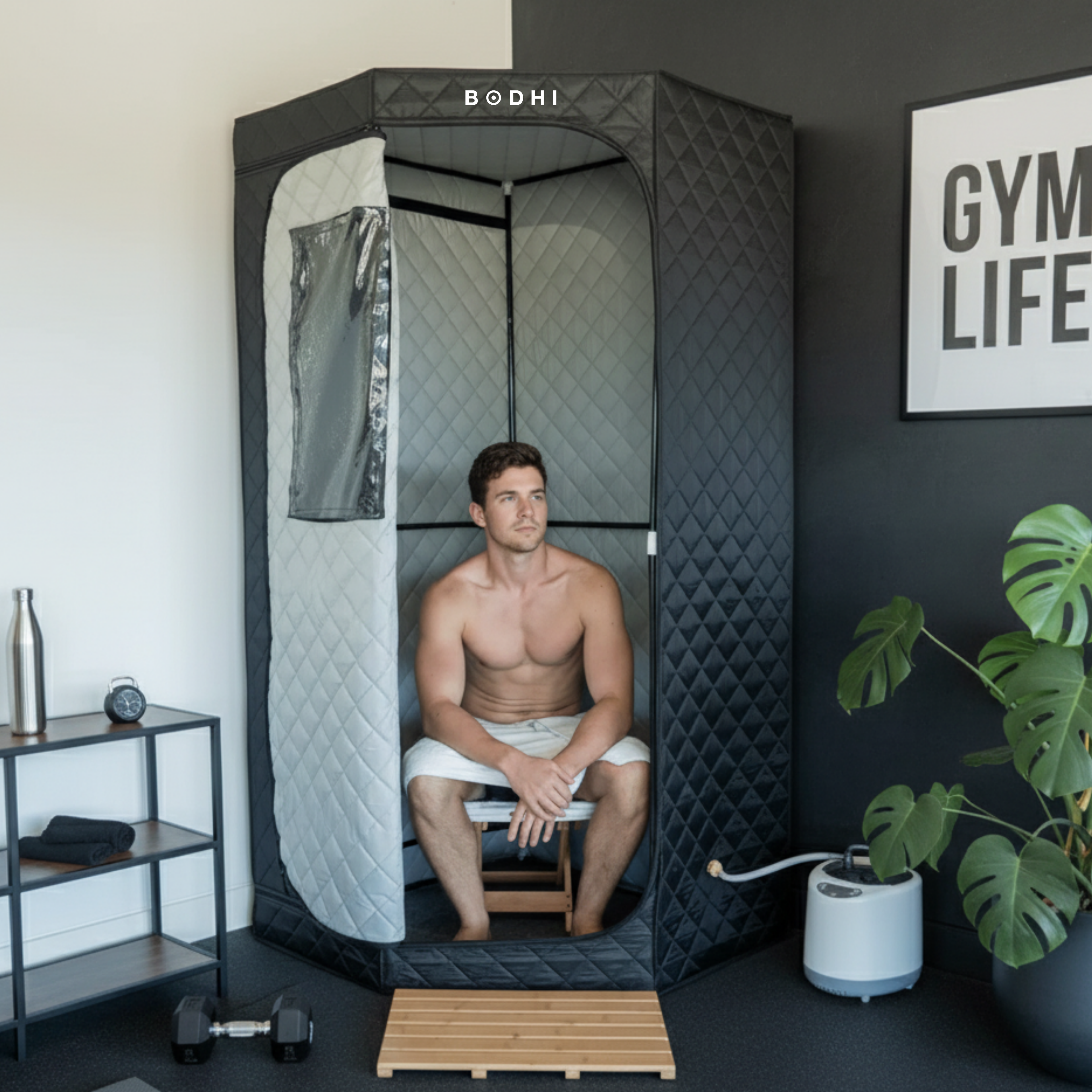 Hombre dentro de la sauna portátil con baño turco